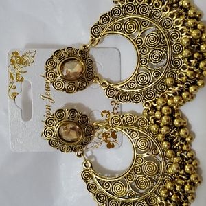 Vintage Exaggerated single-color imitation crystal pendant earrings